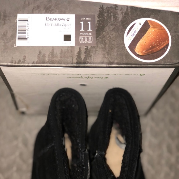 Black toddler BearPaw boots - Picture 4 of 5